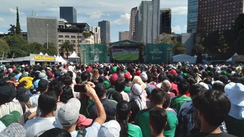 Aficionados mexicanos en el FIFA Fan Fest de CDMX (Foto: Bolavip México)