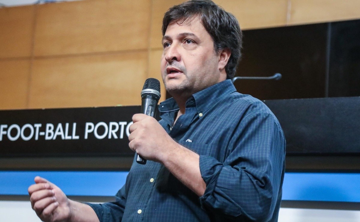 Cruzeiro: negociação de É. Ribeiro 'emperrou'; presidente descarta