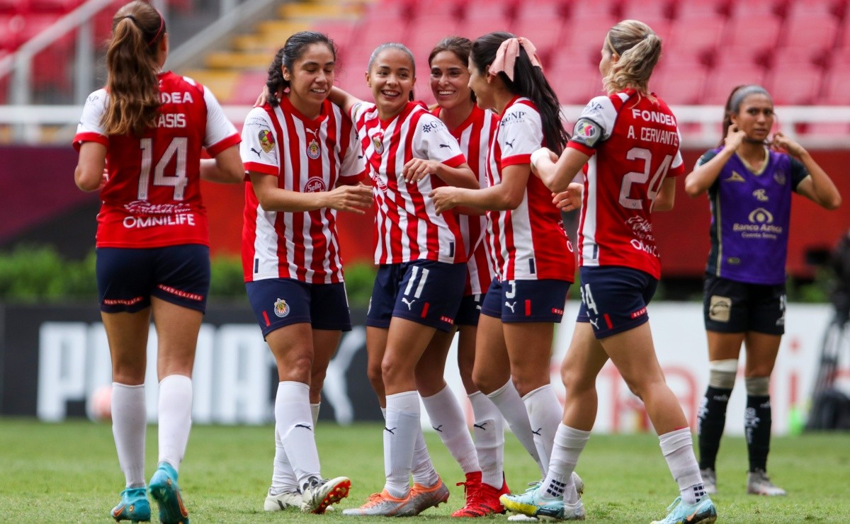 ¡Siguen las renovaciones! Otra jugadora de Chivas Femenil extendió su