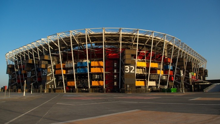 El estadio 974 está creado por contenedores de transporte.