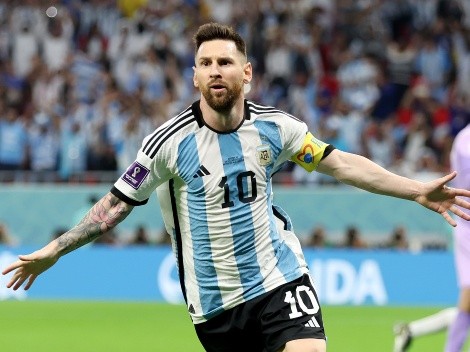 Messi le enseña el camino a Argentina