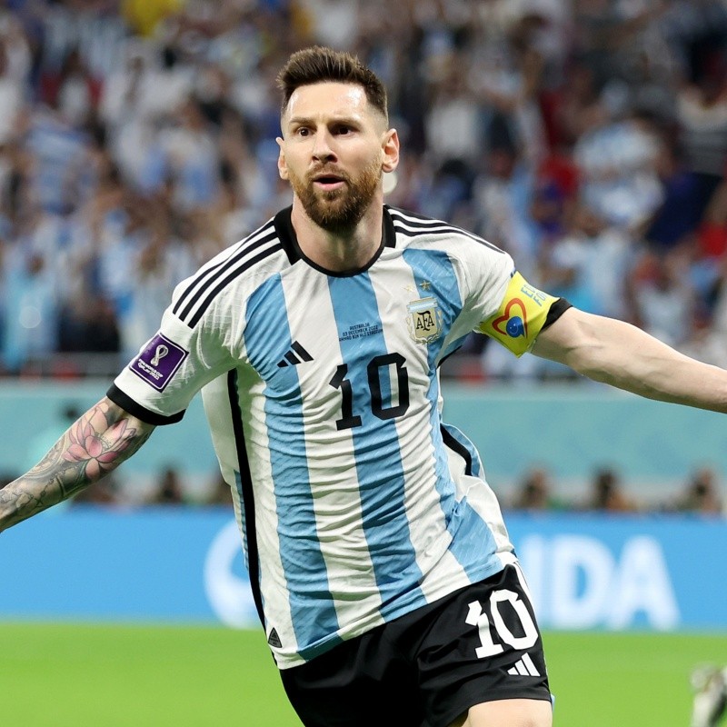 Messi le enseña el camino a Argentina