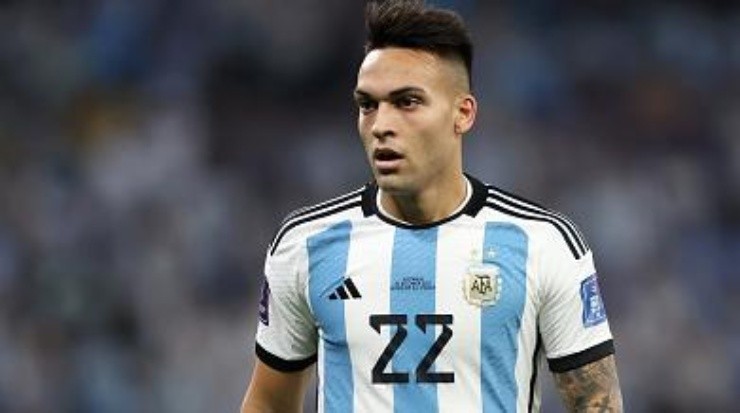 DOHA, QATAR - DECEMBER 03: Lautaro Martinez of Argentina looks on during the FIFA World Cup Qatar 2022 Round of 16 match between Argentina and Australia at Ahmad Bin Ali Stadium on December 03, 2022 in Doha, Qatar. (Photo by Alex Grimm/Getty Images)