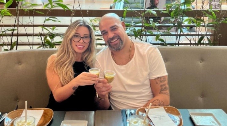 Adriano with his wife Micaela Mesquita (Adriano Instagram)