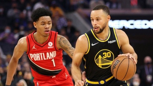 Anfernee Simons y Stephen Curry.