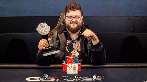 Igor Thiesen levou anel de campeão do mundo de poker (Foto: Divulgação/WSOP)