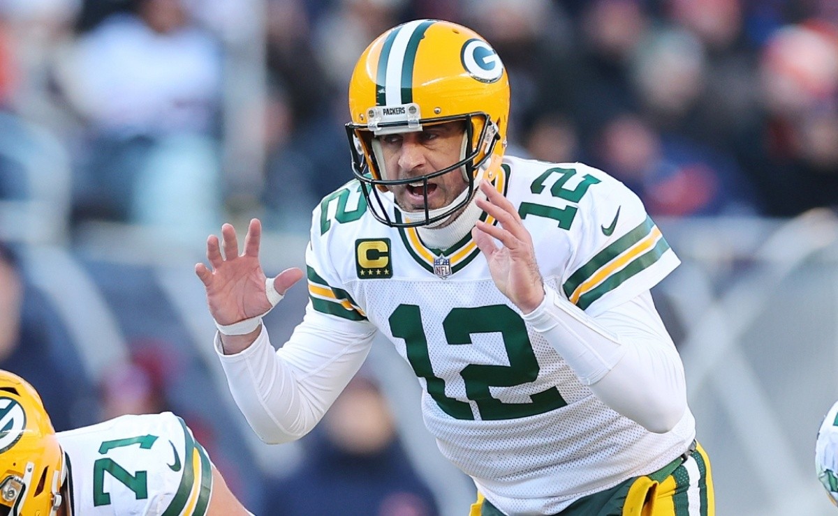 Can Aaron Rodgers and the Packers still make the playoffs in the 2022