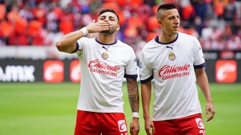 Vega y Alvarado con fecha para reportar en Chivas.