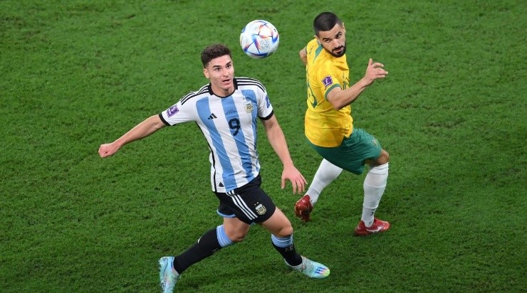 Julian Alvarez of Argentina battles for possession with Aziz Behich of Australia during the FIFA World Cup Qatar 2022 Round of 16 (Photo by Justin Setterfield/Getty Images)