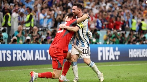 Messi brilló en los 90, Dibu Martínez en los penales: ¡Argentina a semifinales!