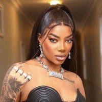 Ludmilla é atingida durante show no RJ e se retira do palco