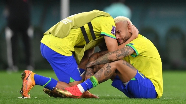 Neymar, desconsolado tras la eliminación de Brasil.