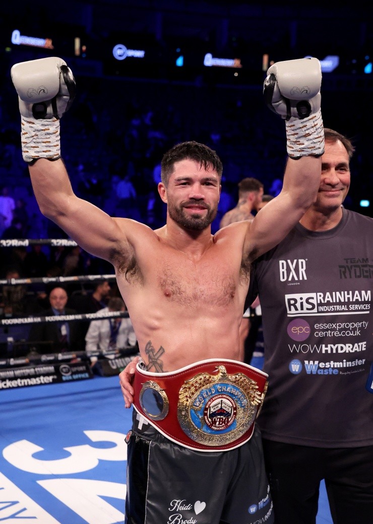 El boxeador británico quiere enfrentarse a Canelo Álvarez (Getty Images)