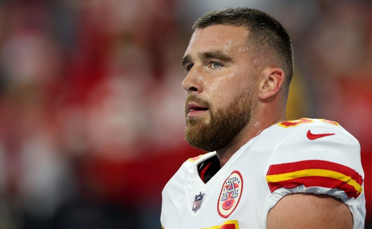 Travis Kelce's profile Age, height, weight, girlfriend, and net worth