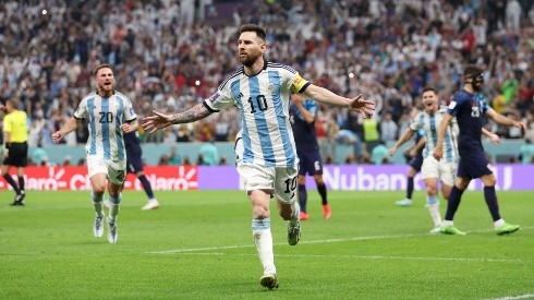 Lionel Messi festejando su gol en el Mundial de Qatar 2022 en el partido frente a Croacia.