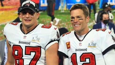 Rob Gronkowski (left), Tom Brady (right) - Tampa Bay Buccaneers - NFL 2021