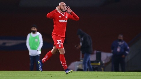 González festejó su gol.