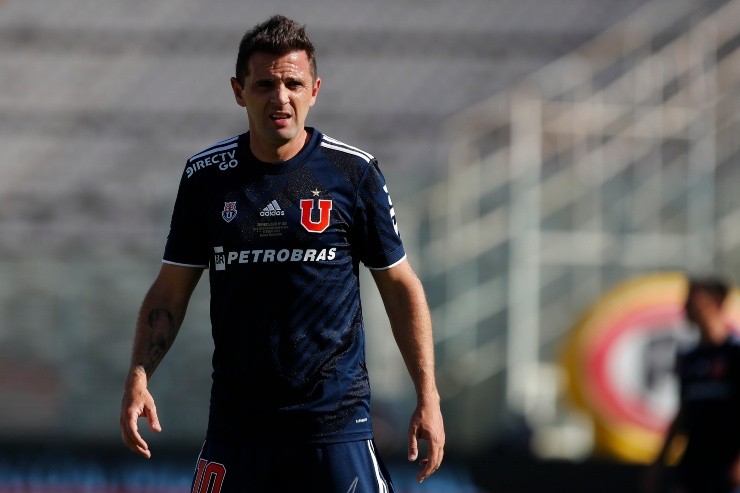 Montillo no está muy de acuerdo con la llegada de Zaldivia a la U | Foto: Agencia Uno 