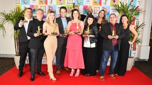 Equipe do BSOP durante premiação do Caio Awards 2022 (Foto: Reprodução instagram oficial BSOP @bsopoficial)