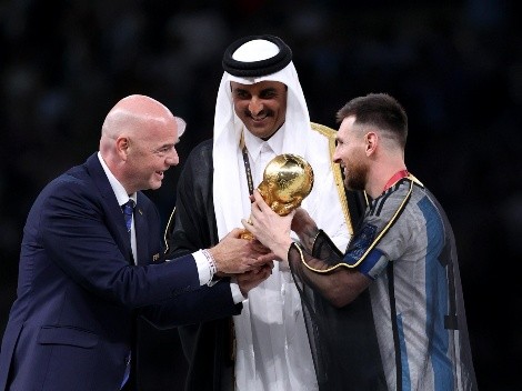 ¿Qué significa la capa que le puso el Emir de Qatar a Messi para levantar la copa?