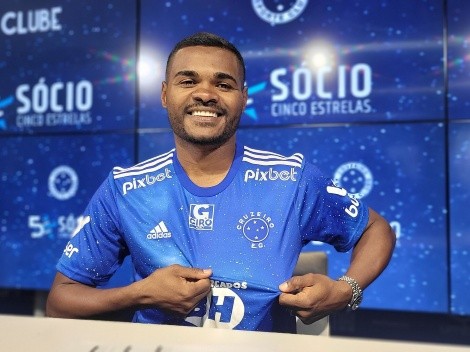 “Reduziu pela metade”; Salário e luvas viram pauta em apresentação de Nikão no Cruzeiro