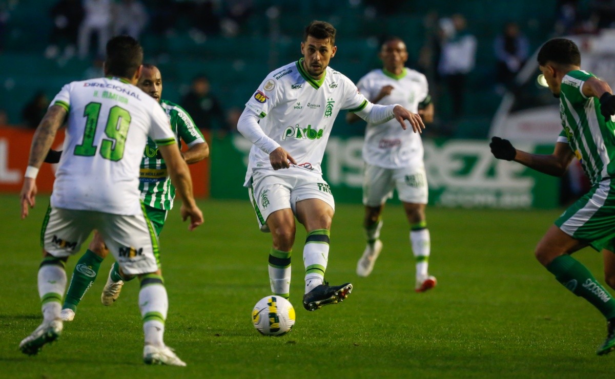 América anuncia permanência de Danilo Avelar em definitivo para