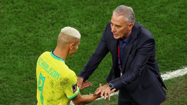 Foto: Alex Pantling/Getty Images | Tite e Richarlison