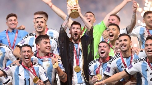 ¿Dónde quedó la Copa del Mundo que levantó Messi y por qué no está en Argentina?