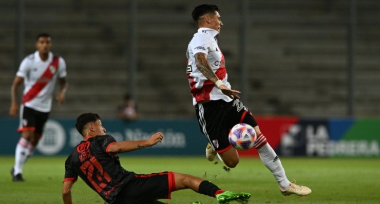 César Pérez Matías Kranevitter Unión La Calera River Plate
