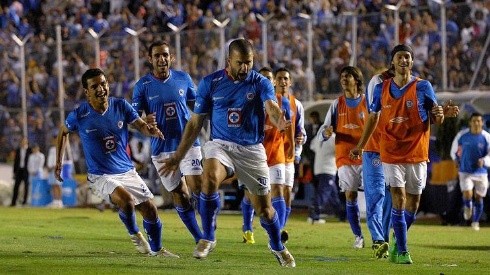 "Tito" Villa es uno de los goleadores históricos de Cruz Azul