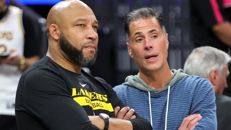 Head coach Darvin Ham and VP Basketball Operations Rob Pelinka of the Los Angeles Lakers