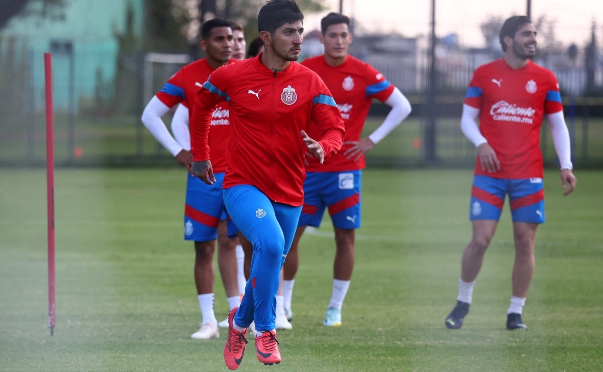 It really shines with chivas!  Victor Pocho Guzmán stunned Paunovic in his first training session with Chivas