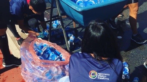 San Silvestre Paulista: harán mesas y sillas con los vasos de plásticos usados