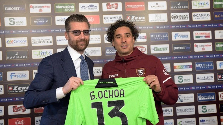 SALERNO, ITALY - DECEMBER 29: Guillermo Ochoa and d.s. De Sanctis of US Salernitana 1919 during the press conference, P