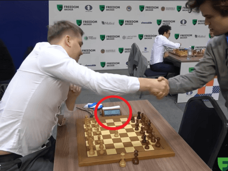 Insólito: Magnus Carlsen llegó tarde a una partida y solo le quedaron ¡30 SEGUNDOS! para jugar