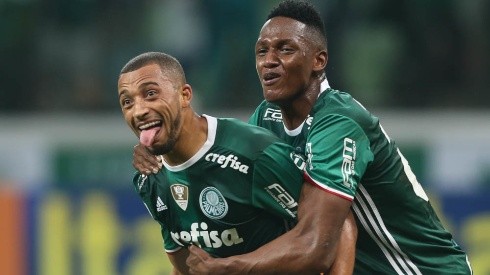 Foto: César Greco/Ag. Palmeiras - Vitor Hugo (à esquerda) fez dupla de sucesso com Yerry Mina no Palmeiras