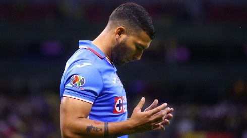 Juan Escobar puso en duda su participación con Cruz Azul en la Final de la Copa Sky.