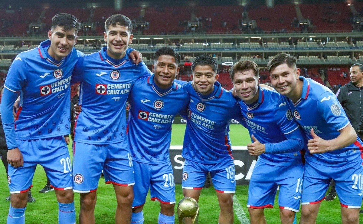 Las Noticias De Cruz Azul Hoy: ¿Se Va 'El Brujo'?