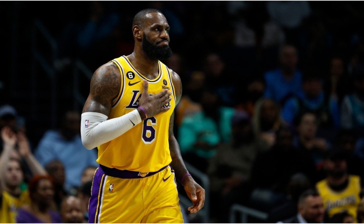 los-angeles-lakers-vs-miami-heat-predictions-odds-and-how-to-watch-or-live-stream-free-2022