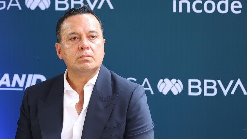Víctor Velázquez, presidente de Cruz Azul, fue criticado por Carlos Hermosillo.