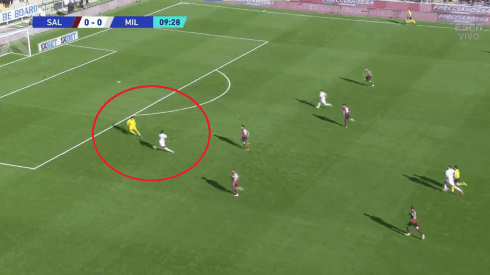 VIDEO | Error garrafal de Ochoa en su debut en Serie A vs. Milan