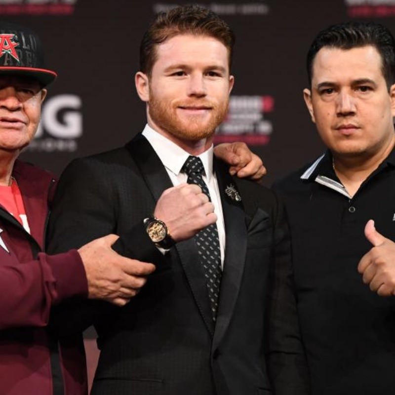 Integrante del equipo de Canelo Álvarez se rinde ante Floyd Mayweather