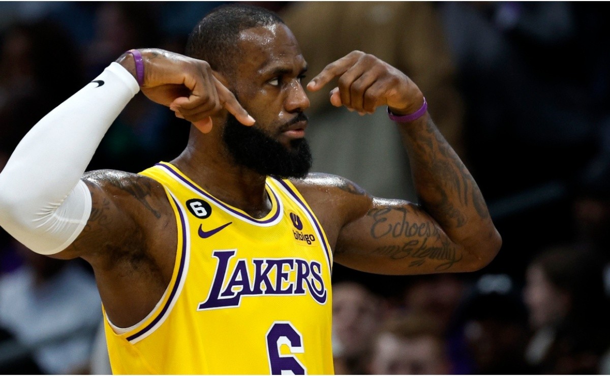 LEBRON James Lakers