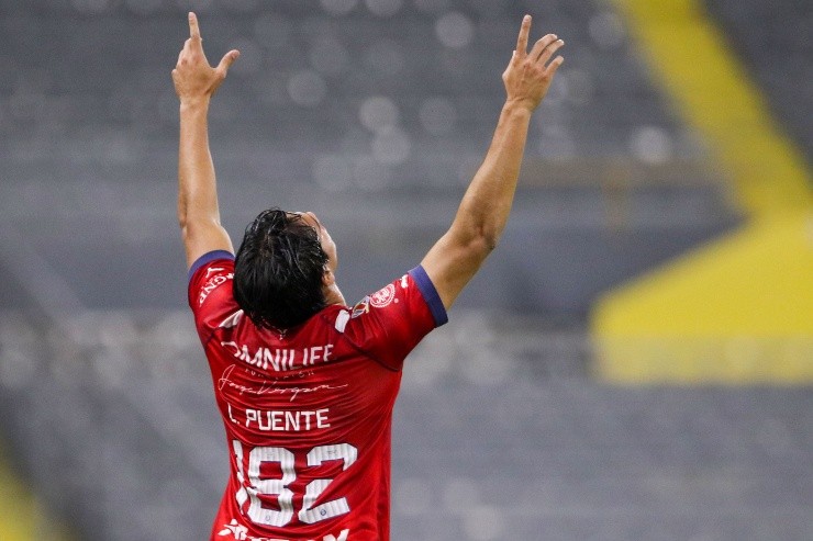 Luis Puente podría ser un as bajo la manga para Paunovic (Imago7)