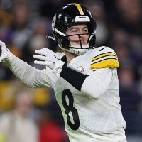 Steelers' Pickett Didn't Believe He'd 'Walk In' And Be QB1, Is Looking  Forward To Competing For Job - Steelers Depot