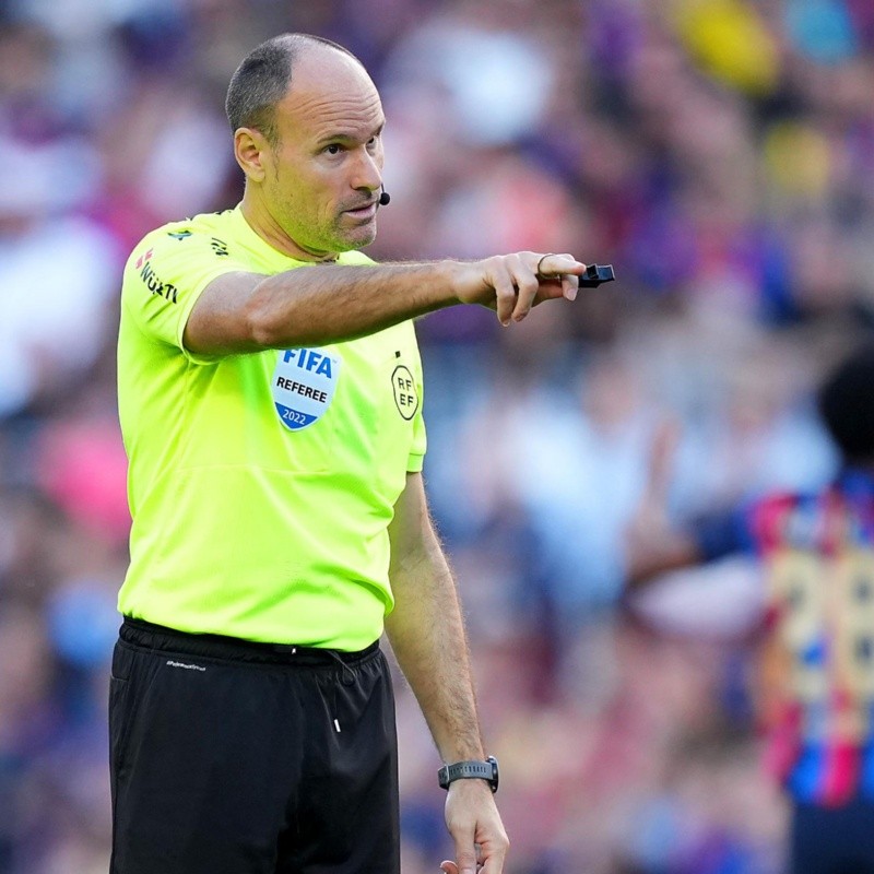 LaLiga congela a Mateu Lahoz tras las constantes polémicas en su arbitraje