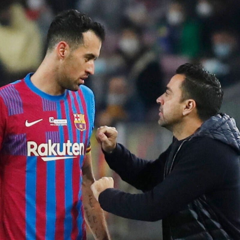 Xavi pide a Busquets que siga en el Barça, pero con una difícil condición