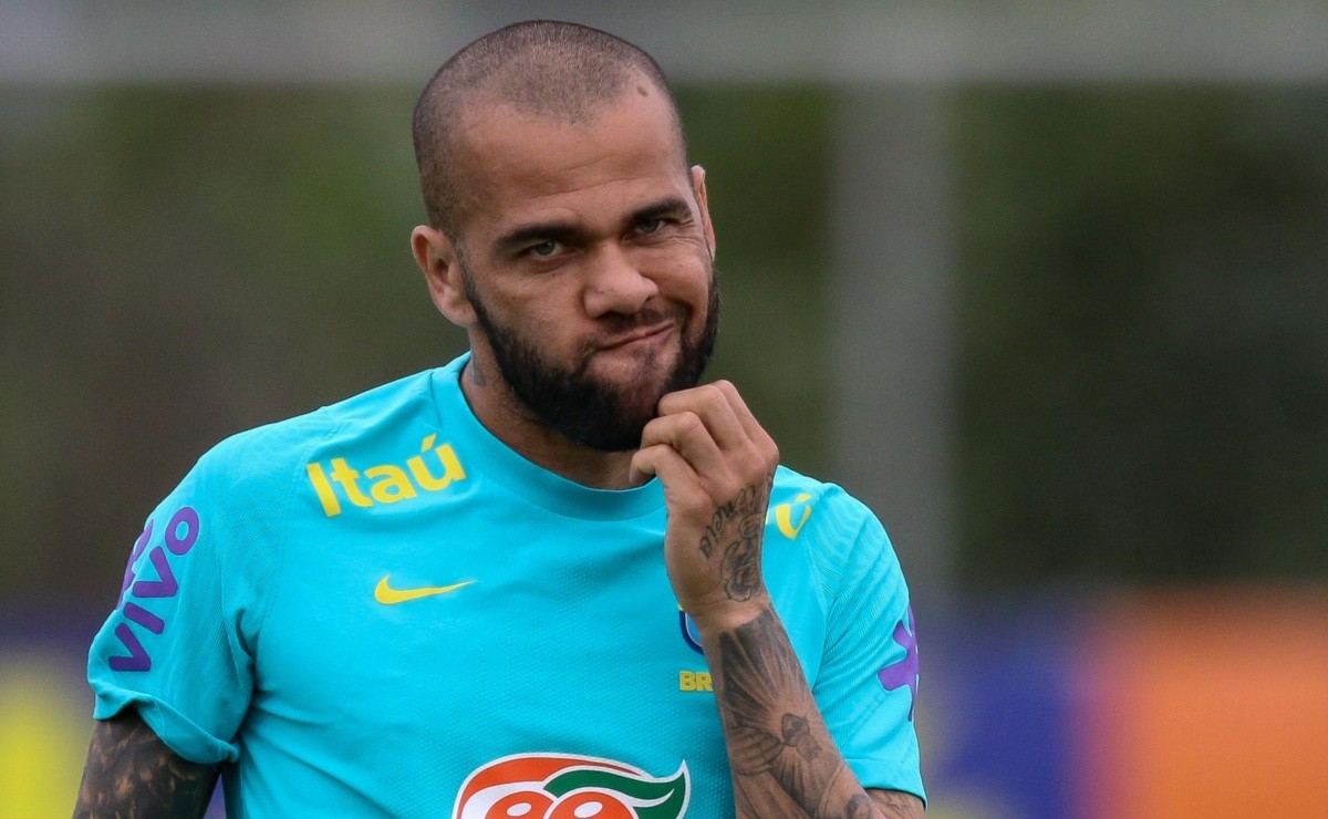 “Es una propuesta financieramente innegable”;  Daniel Alves convence a Pumas-MEX de pagar R$ 8 millones de salario por delantero de Flamengo