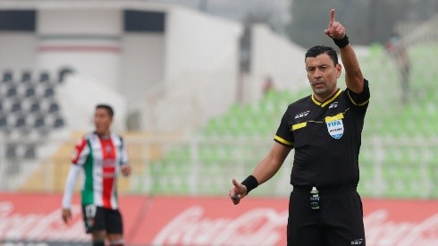 Roberto Tobar despide a 14 árbitros