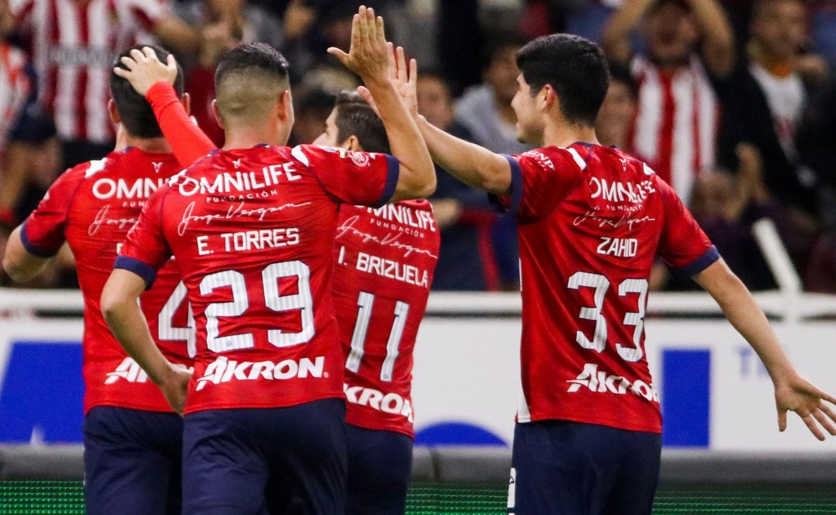 The Three Wise Men have arrived in Chivas!  The reinforcement appears registered and will be able to play in its debut against Monterrey in the 2023 Clausura